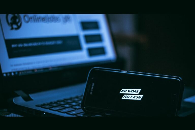 Computador Portatil Asus Preto Na Mesa De Madeira Marrom 63qDIhxaq5o