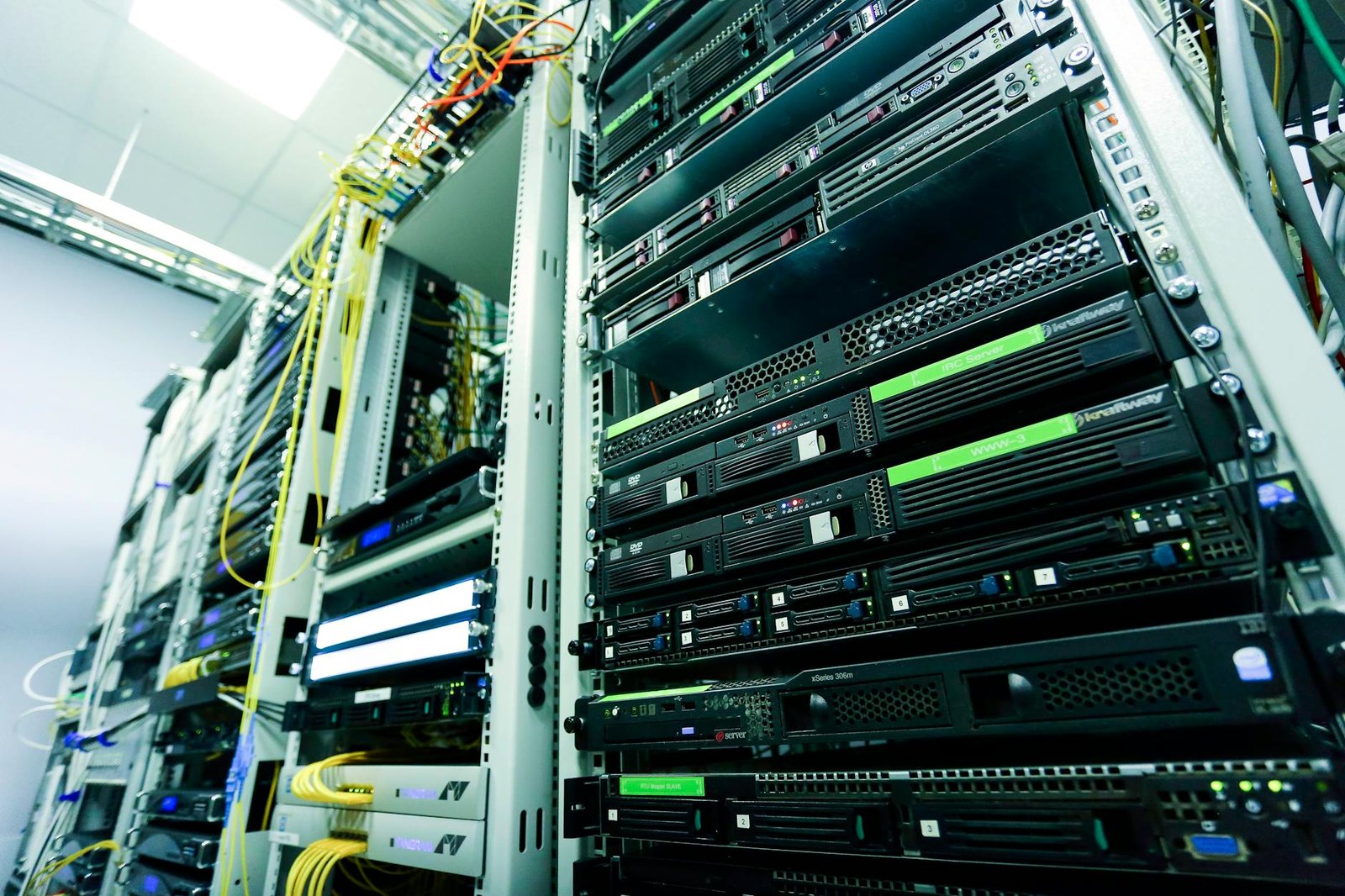 O que são máquinas virtuais - DEFTEC